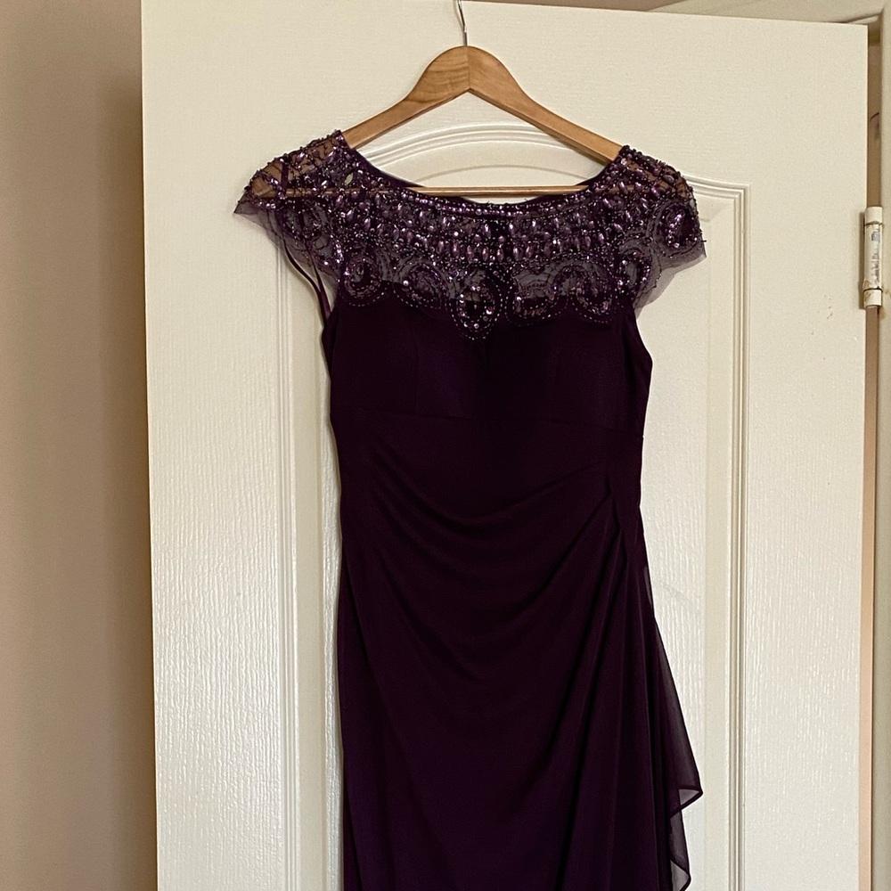 Xscape Ruched built in cups wine formal heavy  Beaded Short Sleeve Gown - Sz  4P